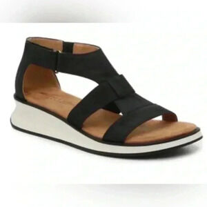 Adrienne Vittadini Black Sandals Size 5.5